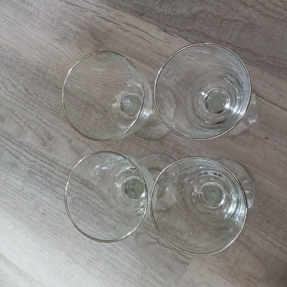 MCM set of 4 Wine glasses with etched strawberries - Picture 2 of 3